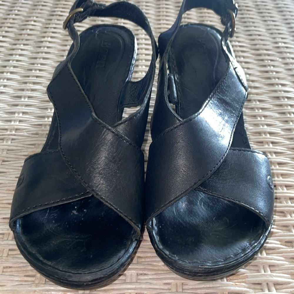 Born Black Leather Women’s Size 8 Medium 3” Wedge Sandals